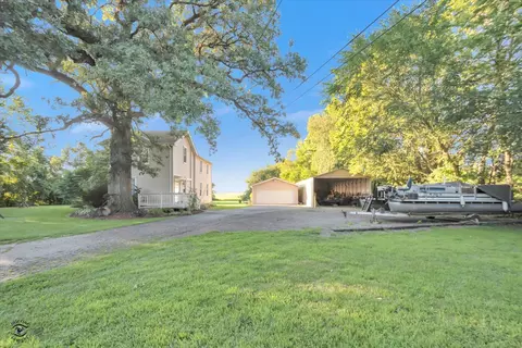 Exterior - 10911 River Rd, Plano, IL 60545 photo 5 of 8