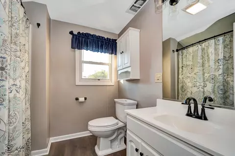Bath - 10911 River Rd, Plano, IL 60545 photo 2 of 2