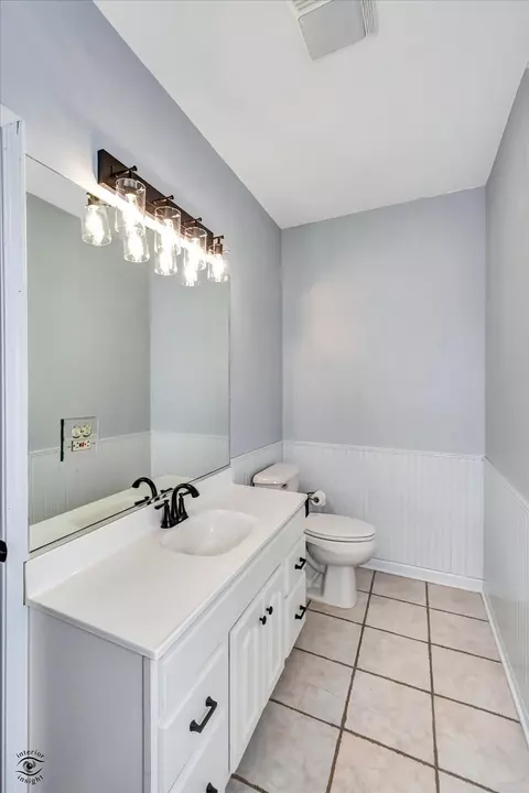 Bath - 10911 River Rd, Plano, IL 60545 photo 1 of 2