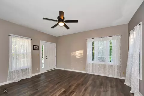 Living - 10911 River Rd, Plano, IL 60545 photo 2 of 4