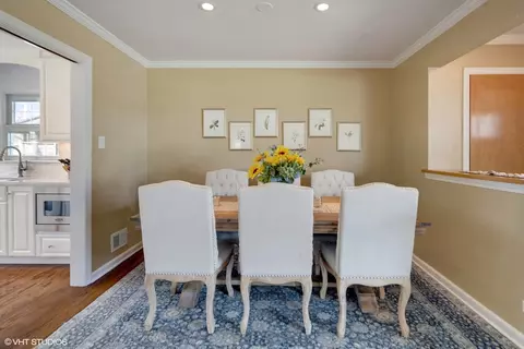 Dining - 336 E South St, Elmhurst, IL 60126 photo 1 of 1