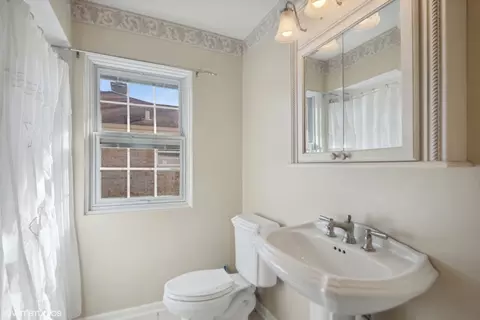Bath - 336 E South St, Elmhurst, IL 60126 photo 1 of 1