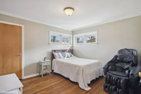 Bedroom - 336 E South St, Elmhurst, IL 60126 photo 1 of 2