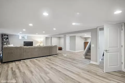 Other - 336 E South St, Elmhurst, IL 60126 photo 2 of 3
