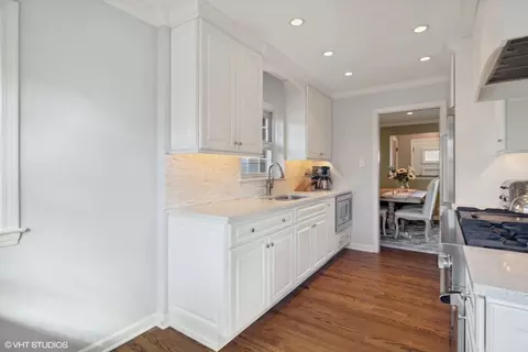 Kitchen - 336 E South St, Elmhurst, IL 60126 photo 3 of 4