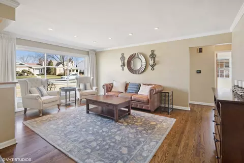 Living - 336 E South St, Elmhurst, IL 60126 photo 2 of 3