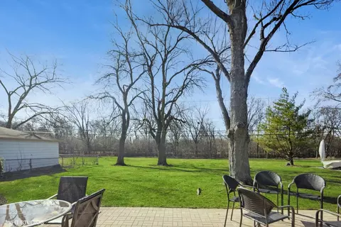Exterior - 336 E South St, Elmhurst, IL 60126 photo 3 of 4