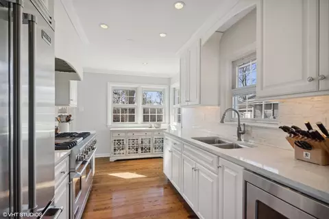 Kitchen - 336 E South St, Elmhurst, IL 60126 photo 1 of 4