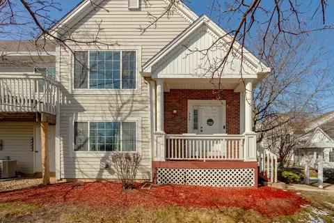 338 Springmist Ct, Bolingbrook, IL 60440
