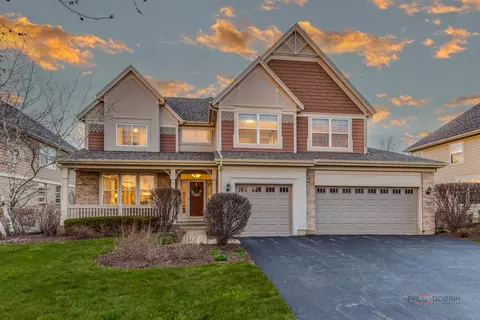 154 Colonial Dr, Vernon Hills, IL 60061