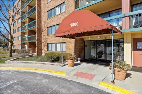 1800 Huntington Blvd #AE205, Hoffman Estates, IL 60169