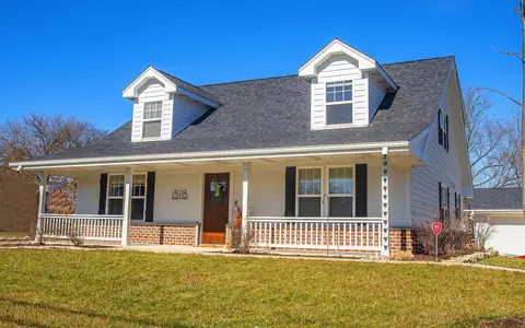 1518 W Plainfield Rd, La Grange Highlands, IL 60525