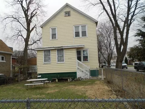 2801 E 93rd St, Chicago, IL 60617