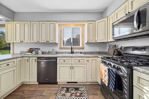 6065 Peart Rd, Morris, IL 60450 photo 17