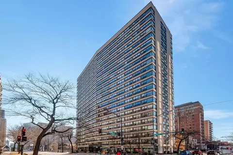 2930 N Sheridan Rd #1404, Chicago, IL 60657
