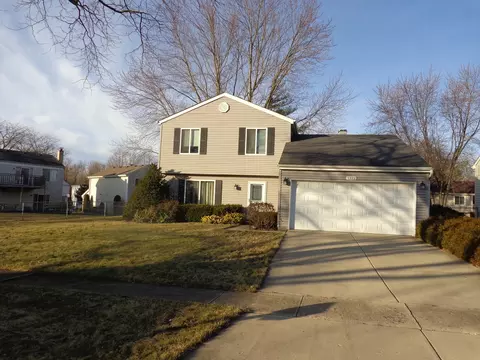 1222 Dogwood Ln, Bartlett, IL 60103