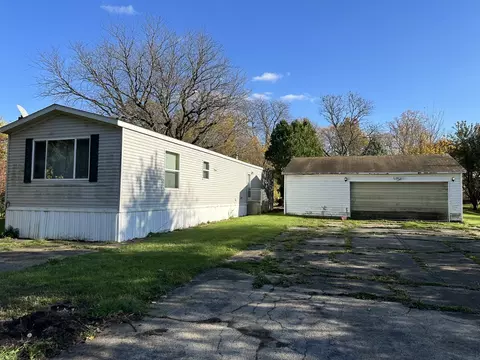52 E Rte 18, Magnolia, IL 61336