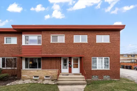 4655 Brummel St, Skokie, IL 60076