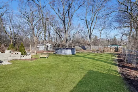 Exterior - 351 S Warrington Rd, Des Plaines, IL 60016 photo 5 of 8