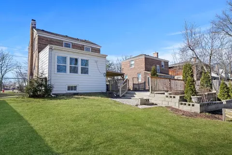 Exterior - 351 S Warrington Rd, Des Plaines, IL 60016 photo 6 of 8