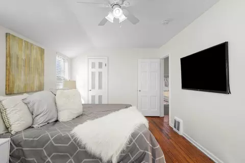 Bedroom - 351 S Warrington Rd, Des Plaines, IL 60016 photo 5 of 5