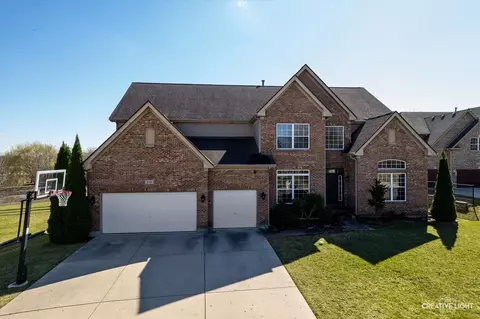 315 Old Lake St, Streamwood, IL 60107
