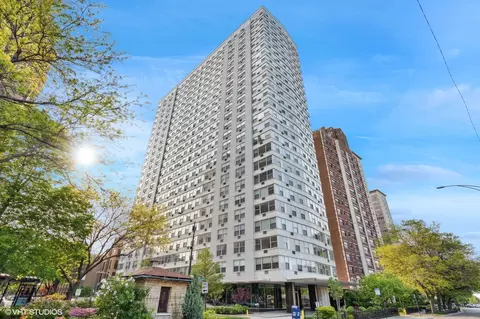 3900 N Lake Shore Dr #3A, Chicago, IL 60613