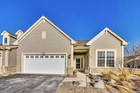 1665 Francis Dr, Pingree Grove, IL 60140