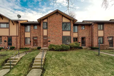 17 W703 Kirkland Ln, Villa Park, IL 60181