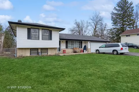 1004 Riedy Rd, Lisle, IL 60532