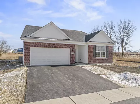 837 Summer Ln, Lindenhurst, IL 60046
