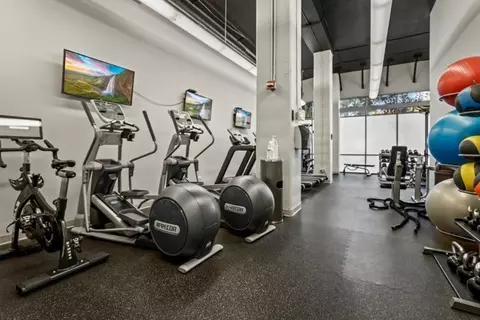 Exterior - 225 S Sangamon St #911, Chicago, IL 60607 photo 3 of 4