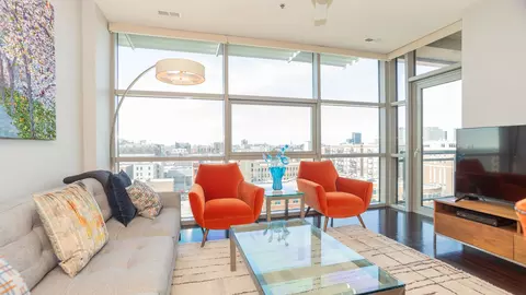 Living - 225 S Sangamon St #911, Chicago, IL 60607 photo 1 of 6
