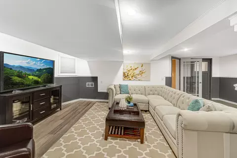 Living - 9640 S Hamilton Ave, Chicago, IL 60643 photo 7 of 8