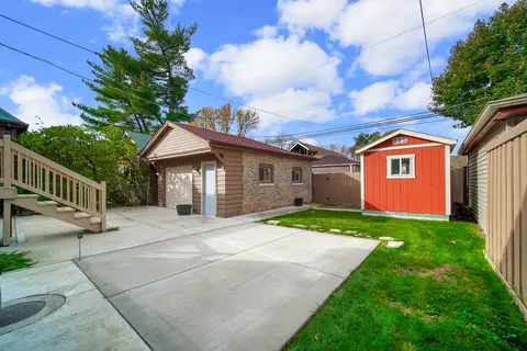 Exterior - 9640 S Hamilton Ave, Chicago, IL 60643 photo 4 of 7