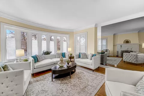 Living - 9640 S Hamilton Ave, Chicago, IL 60643 photo 2 of 8