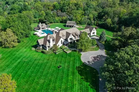 33 W794 Mare Barn Ln, Wayne, IL 60184 photo 1