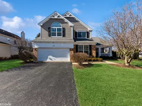7908 Dada Dr, Gurnee, IL 60031