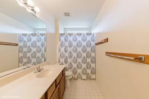 Bath - 7908 Dada Dr, Gurnee, IL 60031 photo 2 of 3