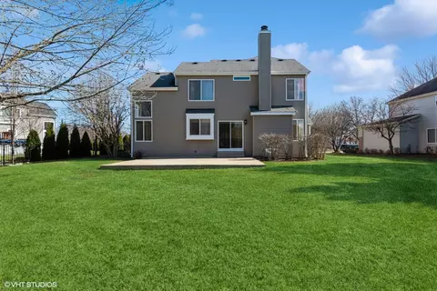 Exterior - 7908 Dada Dr, Gurnee, IL 60031 photo 2 of 2