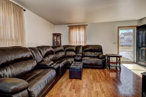 6005 Blackberry Rdg, Plainfield, IL 60586 photo 3