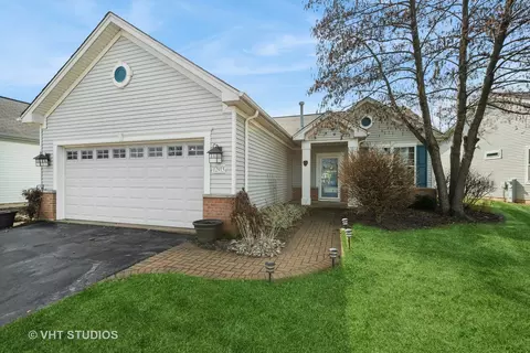 12915 Big Horn Dr, Huntley, IL 60142