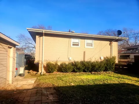 Exterior - 16492 Barton Ln, Oak Forest, IL 60452 photo 8 of 9
