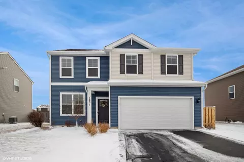 1631 Cedarwood Ln, Pingree Grove, IL 60140