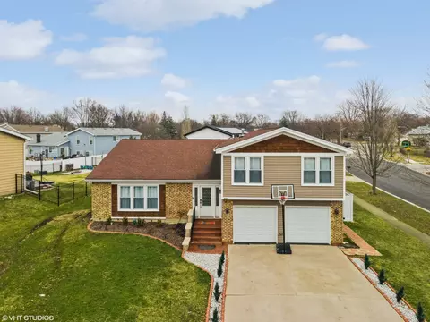 210 Windsor Dr, Bolingbrook, IL 60440
