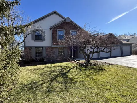 877 Kilkenny Dr #A, Wheaton, IL 60189