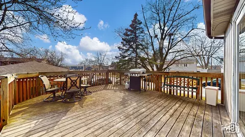 Exterior - 5941 Stuart Ln, Oak Forest, IL 60452 photo 10 of 12