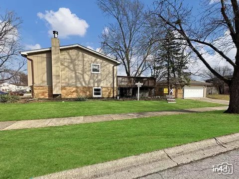 Exterior - 5941 Stuart Ln, Oak Forest, IL 60452 photo 5 of 12