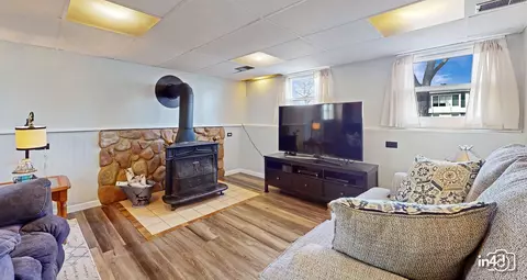 Living - 5941 Stuart Ln, Oak Forest, IL 60452 photo 6 of 6