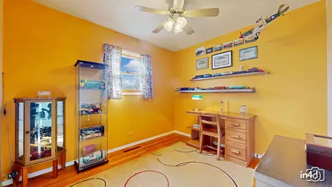 Bedroom - 5941 Stuart Ln, Oak Forest, IL 60452 photo 3 of 4